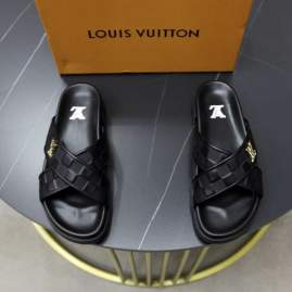 Picture of Louis Vuitton Slippers _SKULVsz38-45hnh03381013